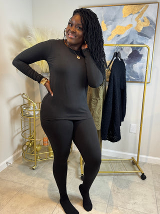The Hustle Set – Two-piece brushed DTY microfiber round-neck top and leggings set with buttery soft fabric and perfect stretch for all-day comfort.